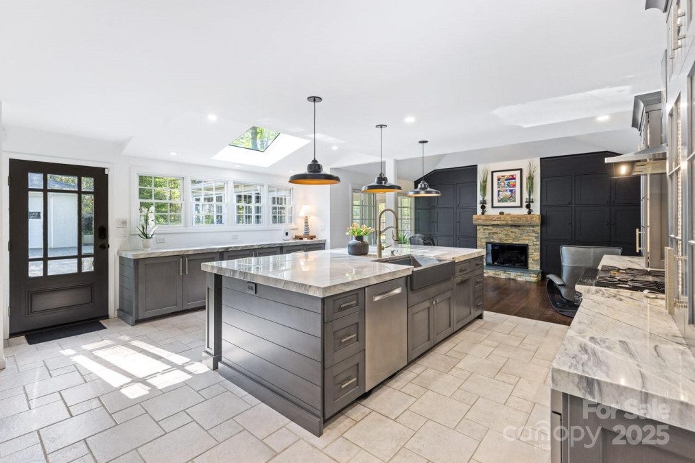 15 Busbee Rd Biltmore Forest, NC 28803