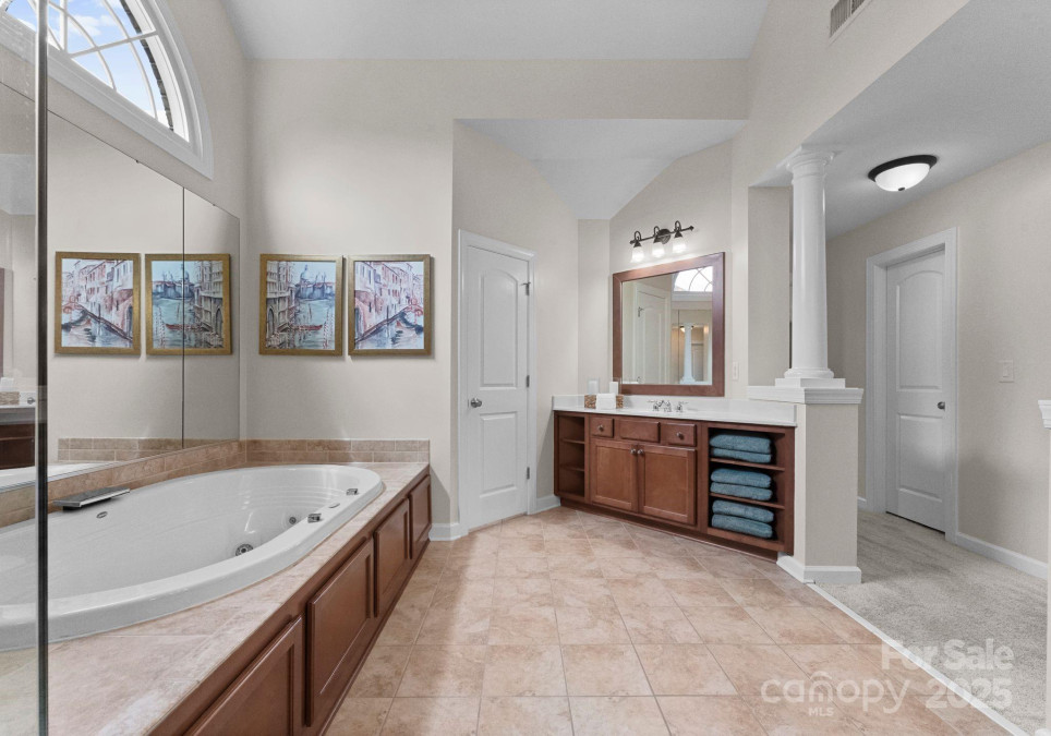 1021 Westbury Dr Matthews, NC 28104