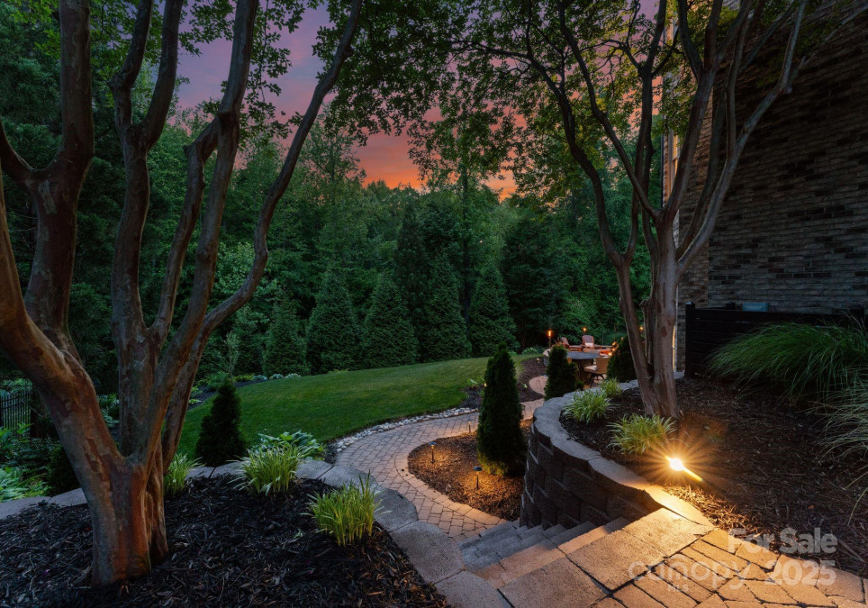 1021 Westbury Dr Matthews, NC 28104