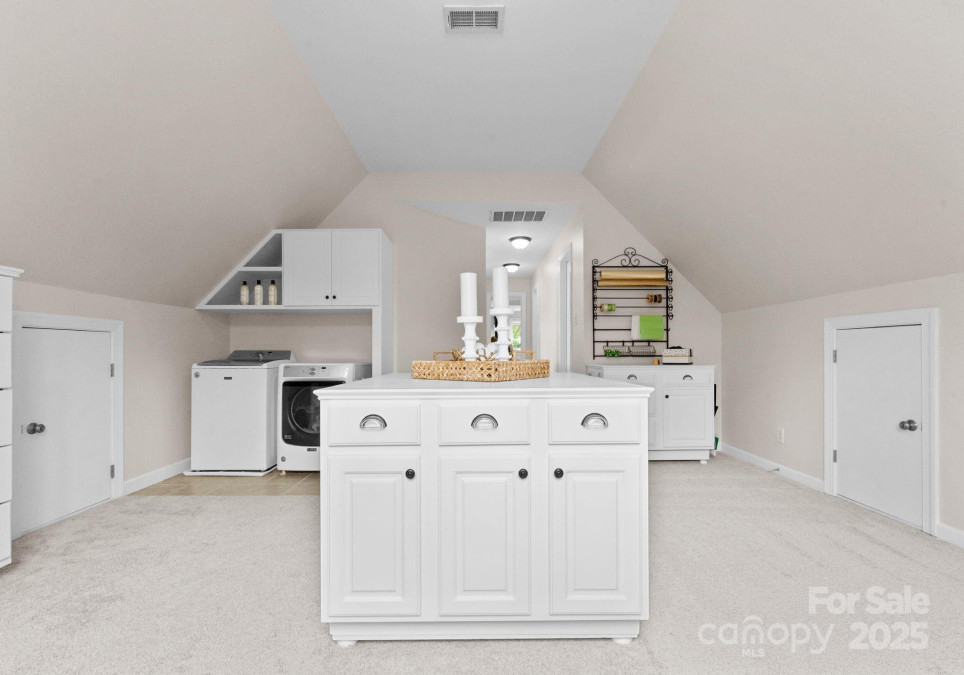 1021 Westbury Dr Matthews, NC 28104