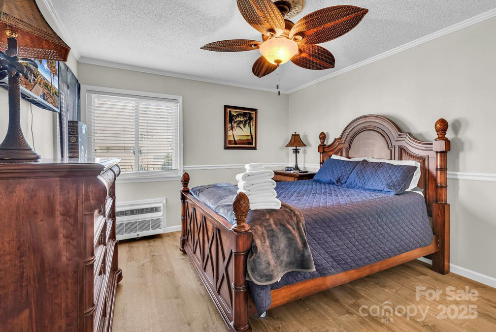 9660 Shore Dr Myrtle Beach, SC 29572