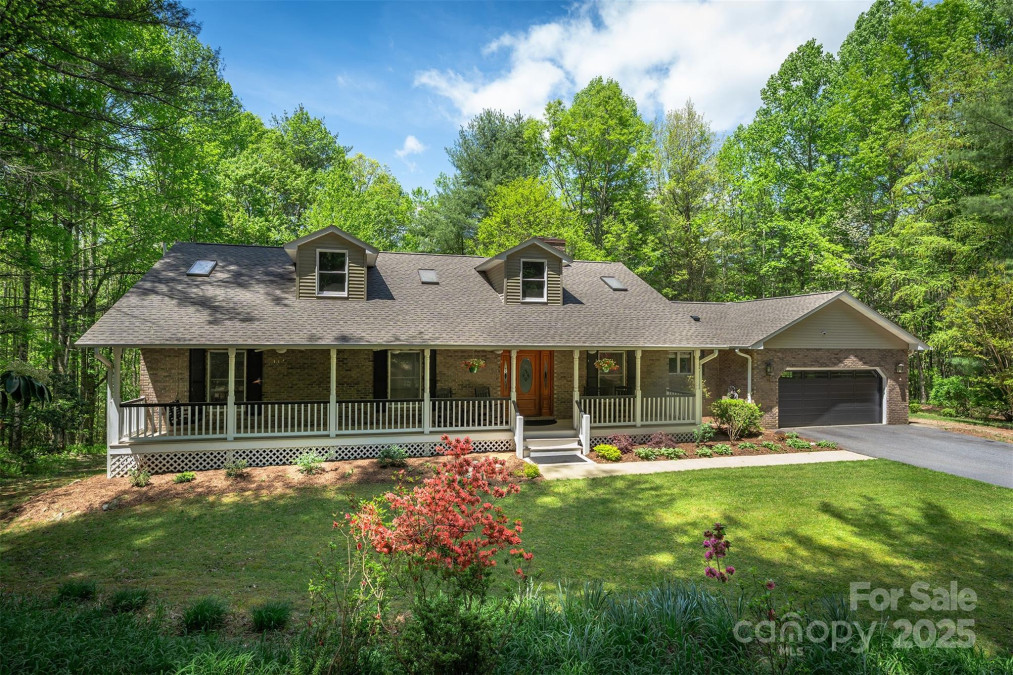 331 Thomas Rd Hendersonville, NC 28739