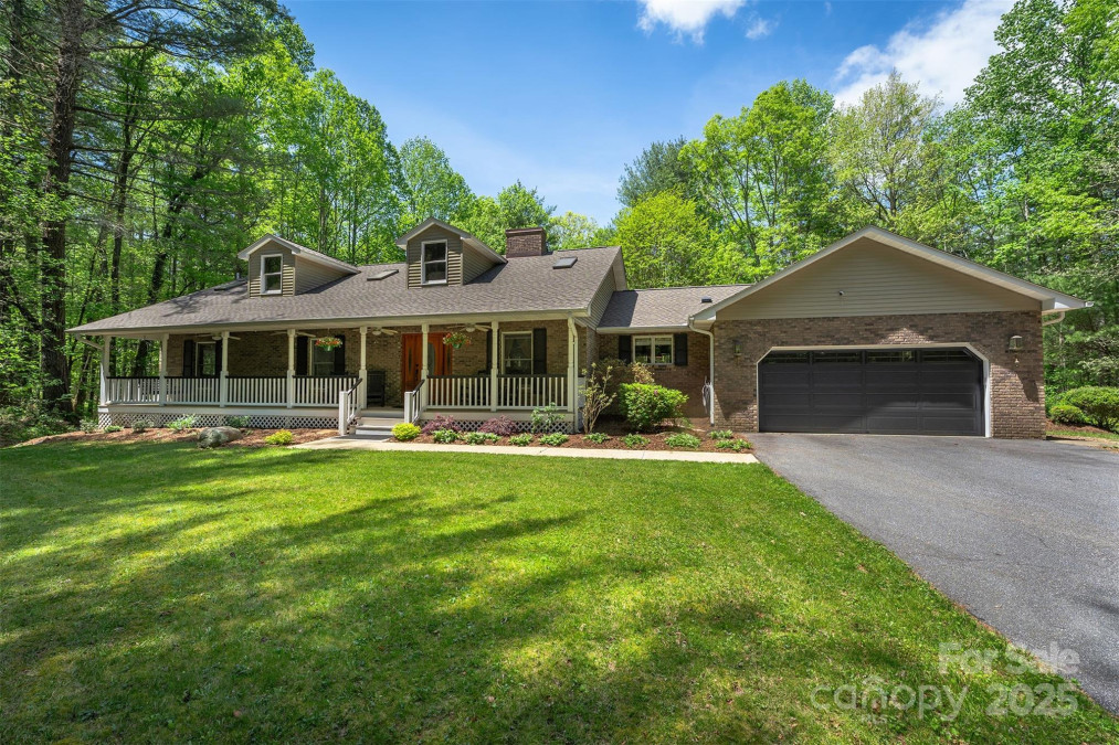 331 Thomas Rd Hendersonville, NC 28739