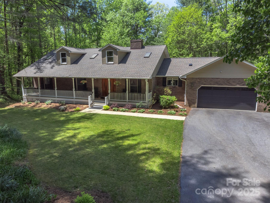 331 Thomas Rd Hendersonville, NC 28739