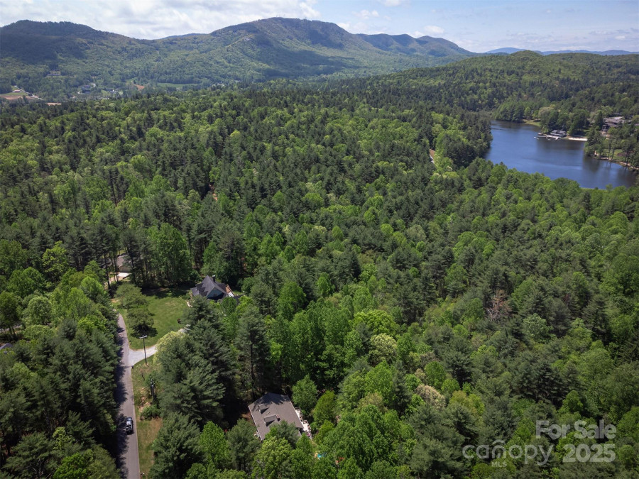 331 Thomas Rd Hendersonville, NC 28739