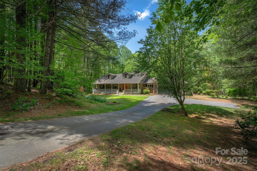 331 Thomas Rd Hendersonville, NC 28739