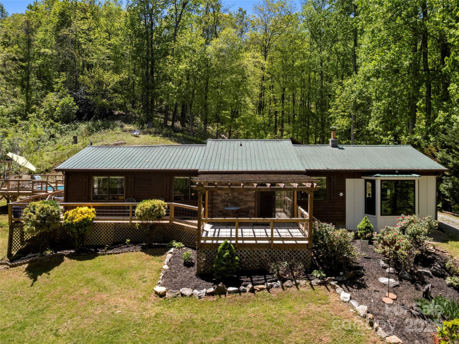 44 Sutton Knob Rd Candler, NC 28715