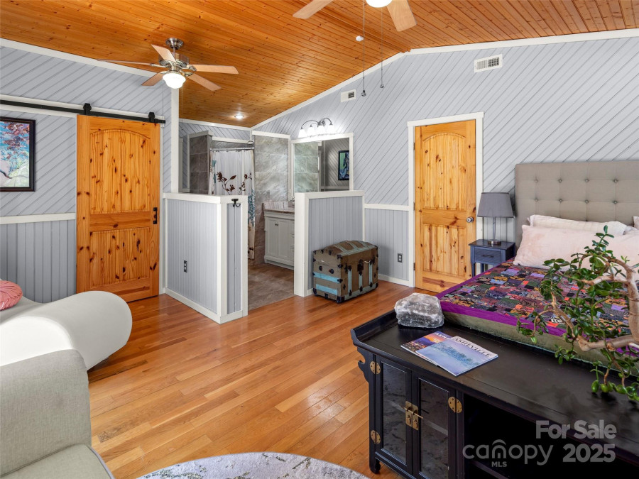 44 Sutton Knob Rd Candler, NC 28715
