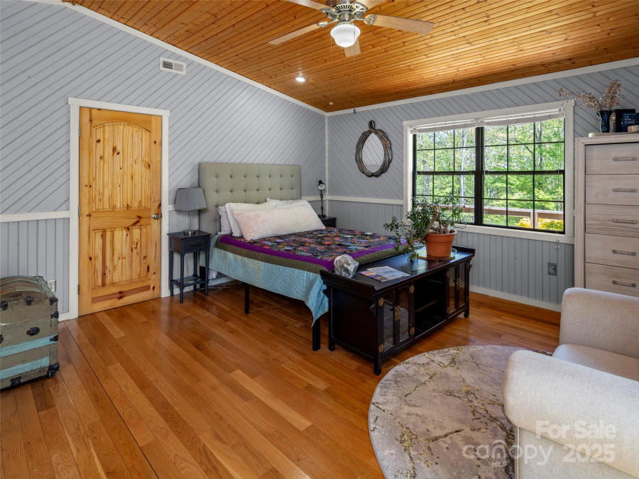 44 Sutton Knob Rd Candler, NC 28715