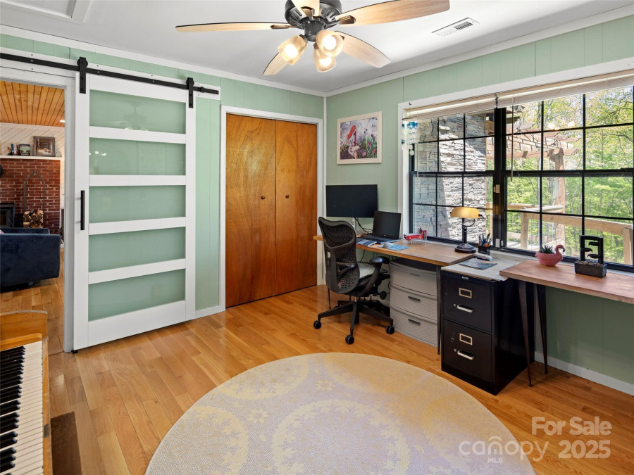 44 Sutton Knob Rd Candler, NC 28715