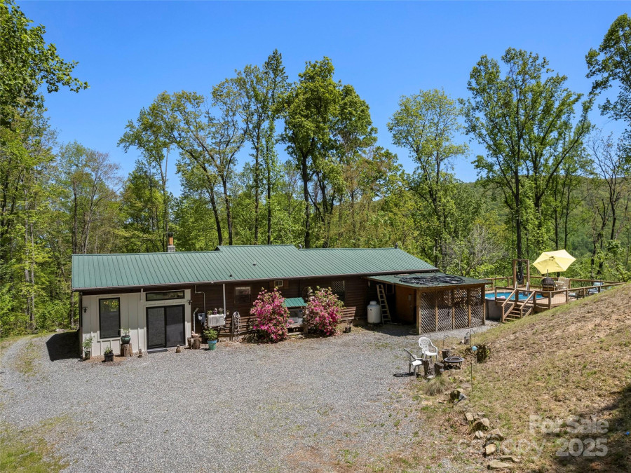 44 Sutton Knob Rd Candler, NC 28715