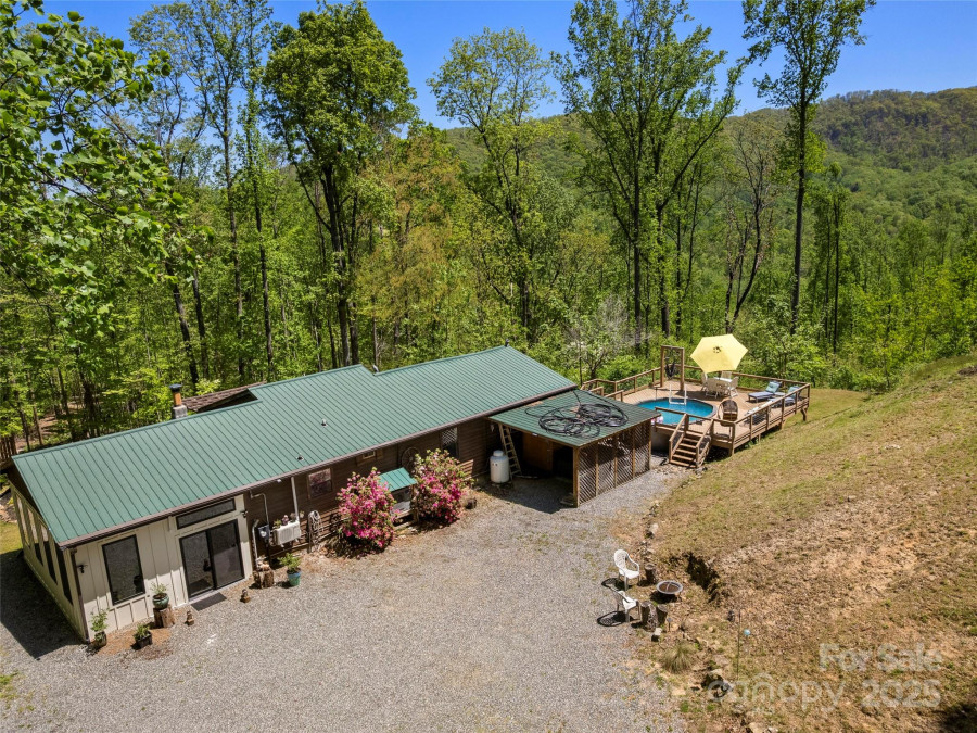 44 Sutton Knob Rd Candler, NC 28715