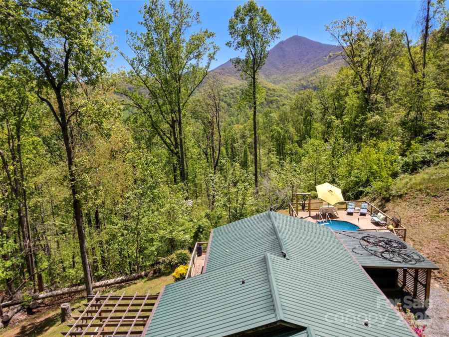 44 Sutton Knob Rd Candler, NC 28715