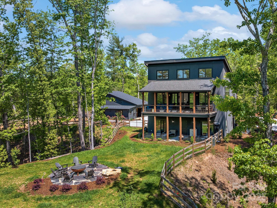 262 South Cove Rd Mill Spring, NC 28756