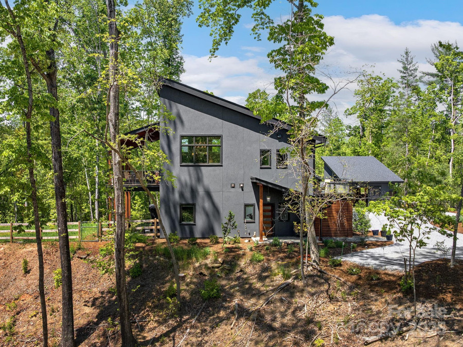262 South Cove Rd Mill Spring, NC 28756
