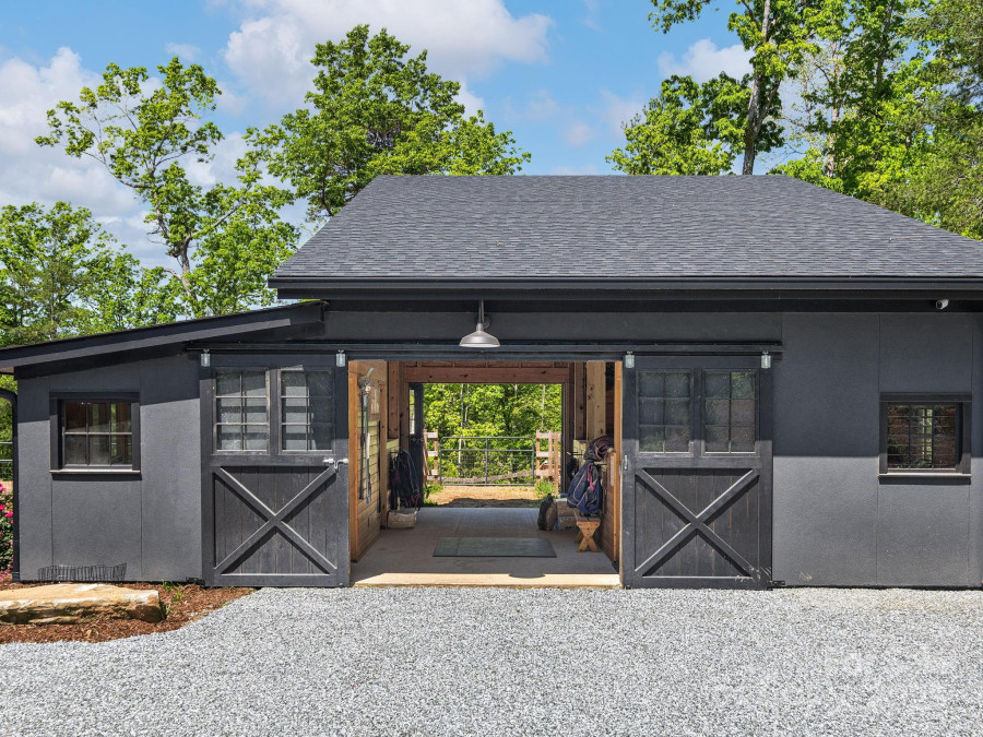 262 South Cove Rd Mill Spring, NC 28756