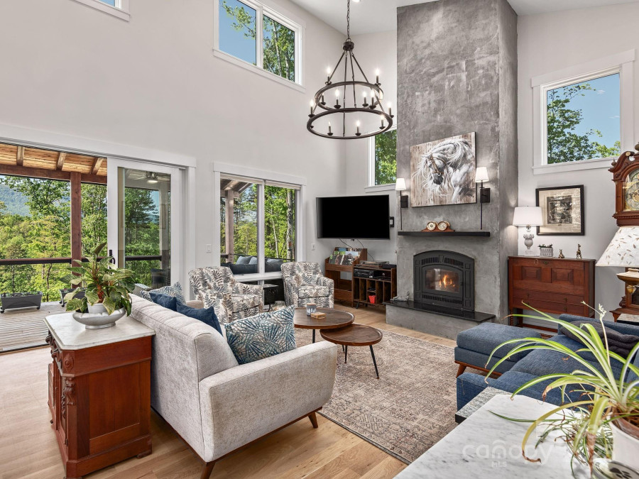 262 South Cove Rd Mill Spring, NC 28756