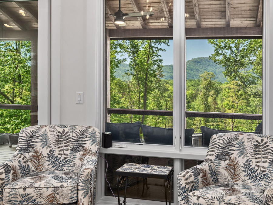 262 South Cove Rd Mill Spring, NC 28756