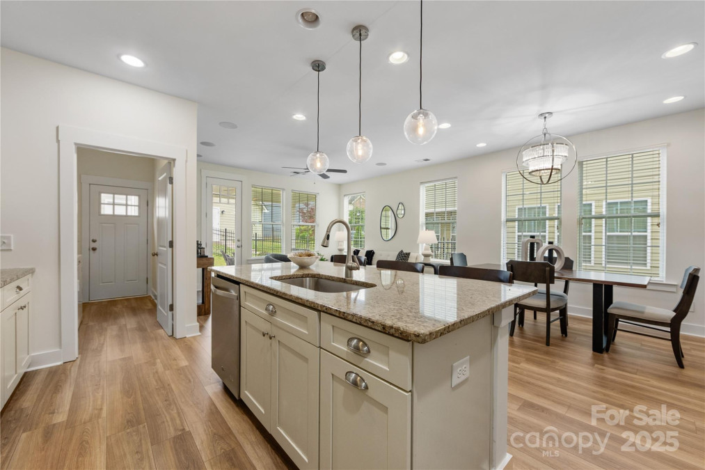 2638 Double Oaks Rd Charlotte, NC 28206