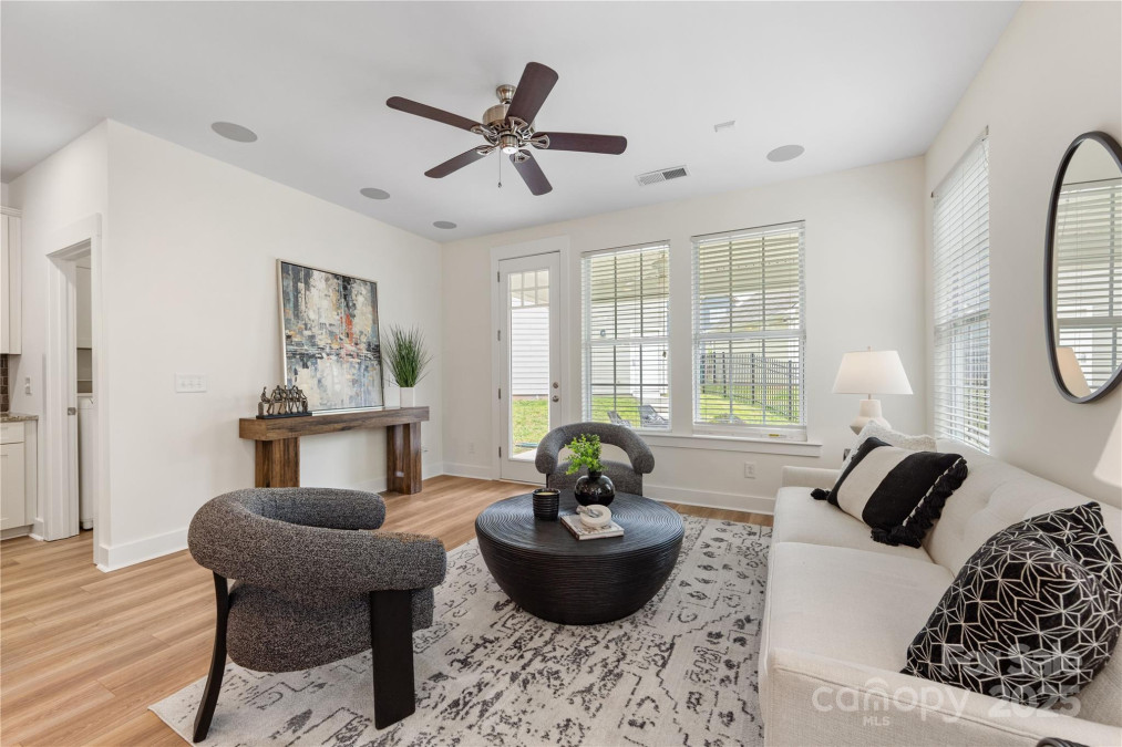 2638 Double Oaks Rd Charlotte, NC 28206