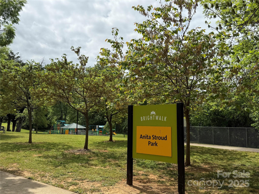 2638 Double Oaks Rd Charlotte, NC 28206