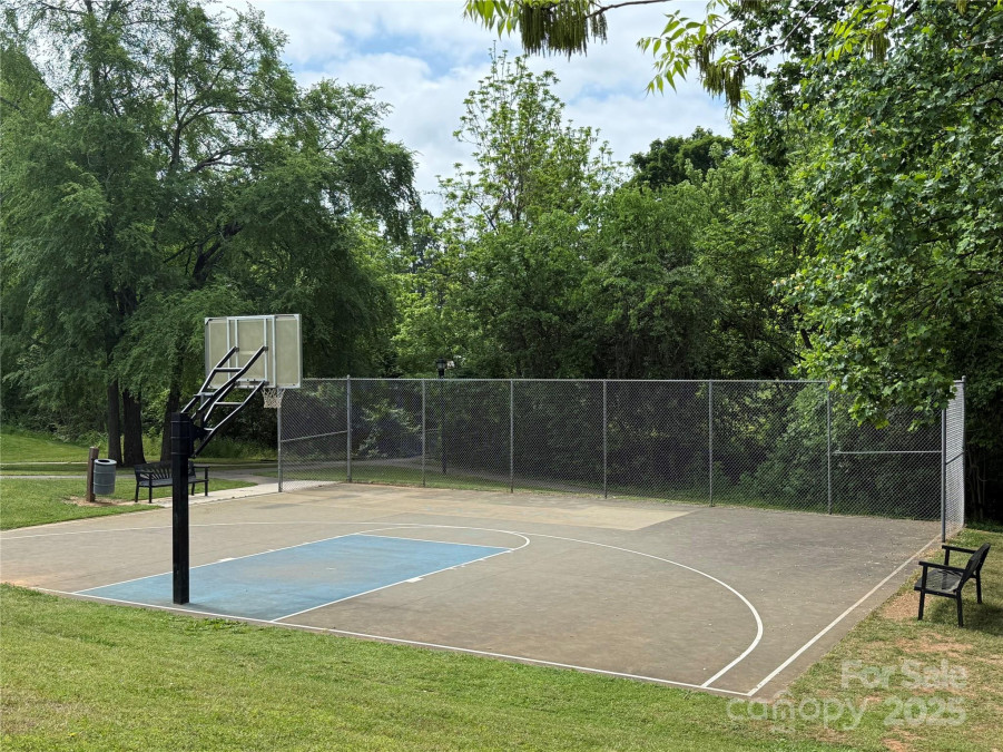 2638 Double Oaks Rd Charlotte, NC 28206