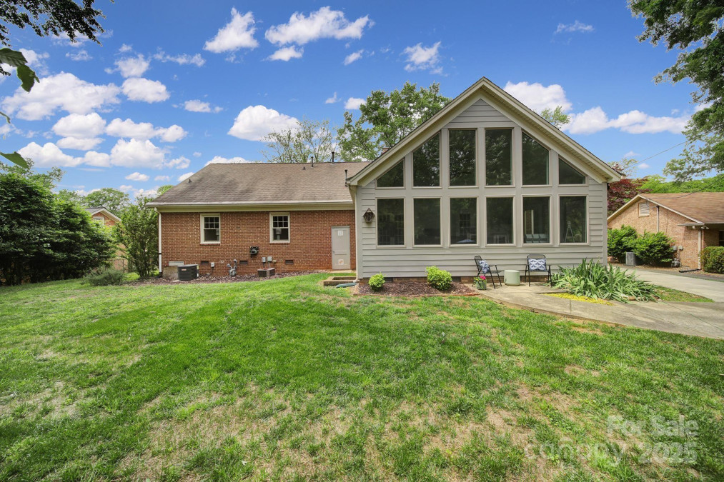 2626 Lilly Mill Rd Charlotte, NC 28210