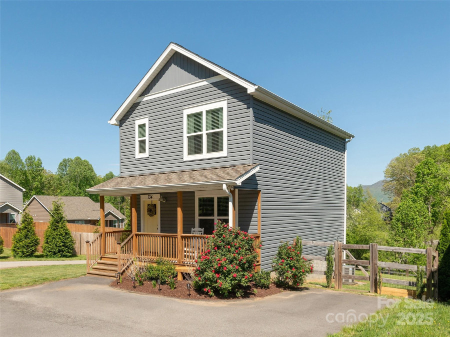 734 Enka Lake Rd Candler, NC 28715