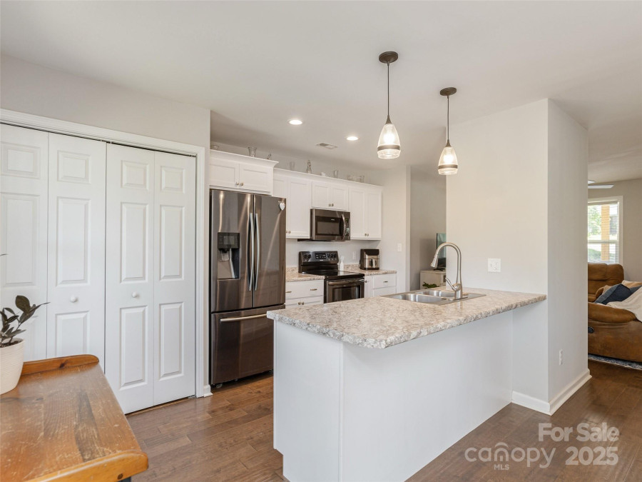 734 Enka Lake Rd Candler, NC 28715