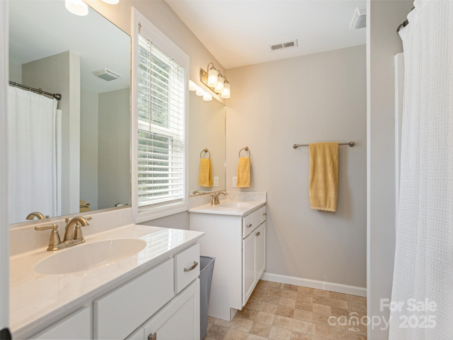 734 Enka Lake Rd Candler, NC 28715