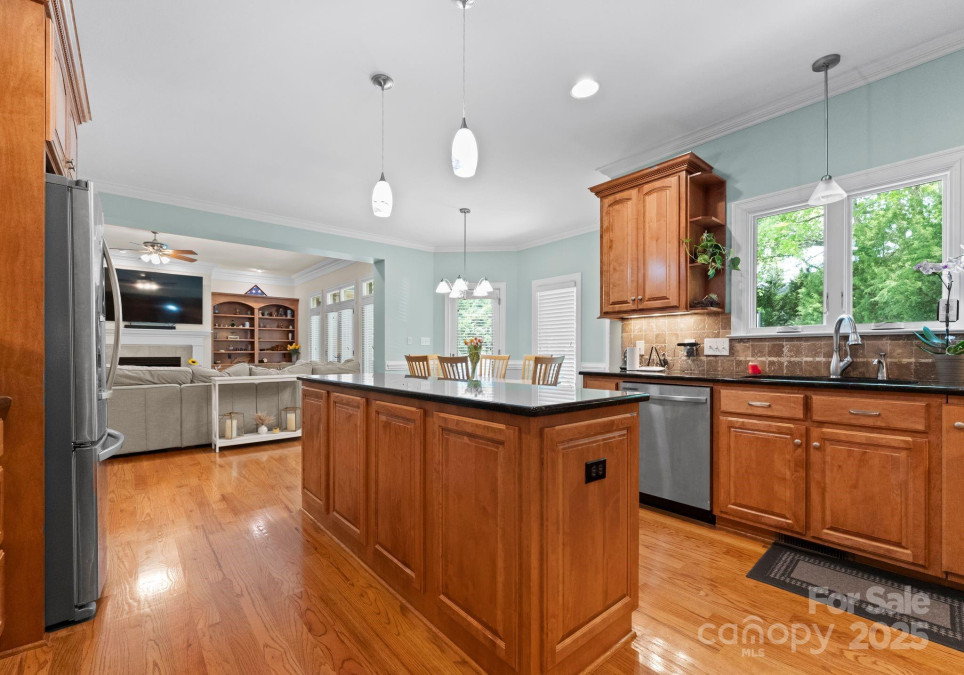 105 Walnut Hill Ct Mooresville, NC 28115