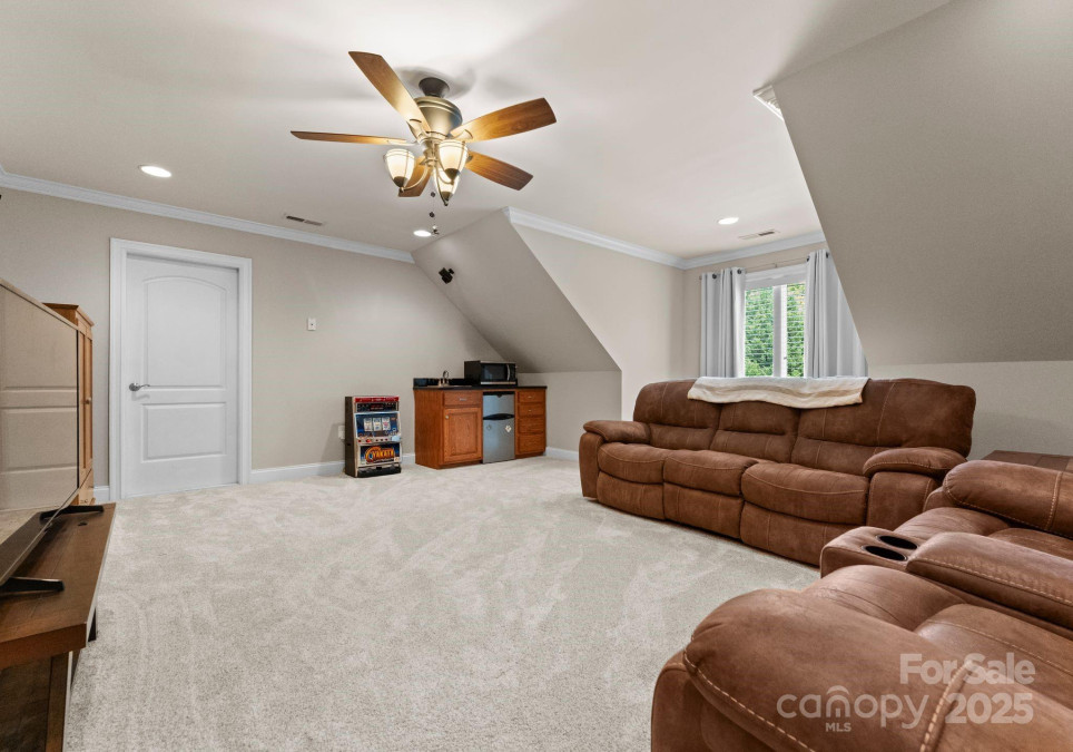 105 Walnut Hill Ct Mooresville, NC 28115