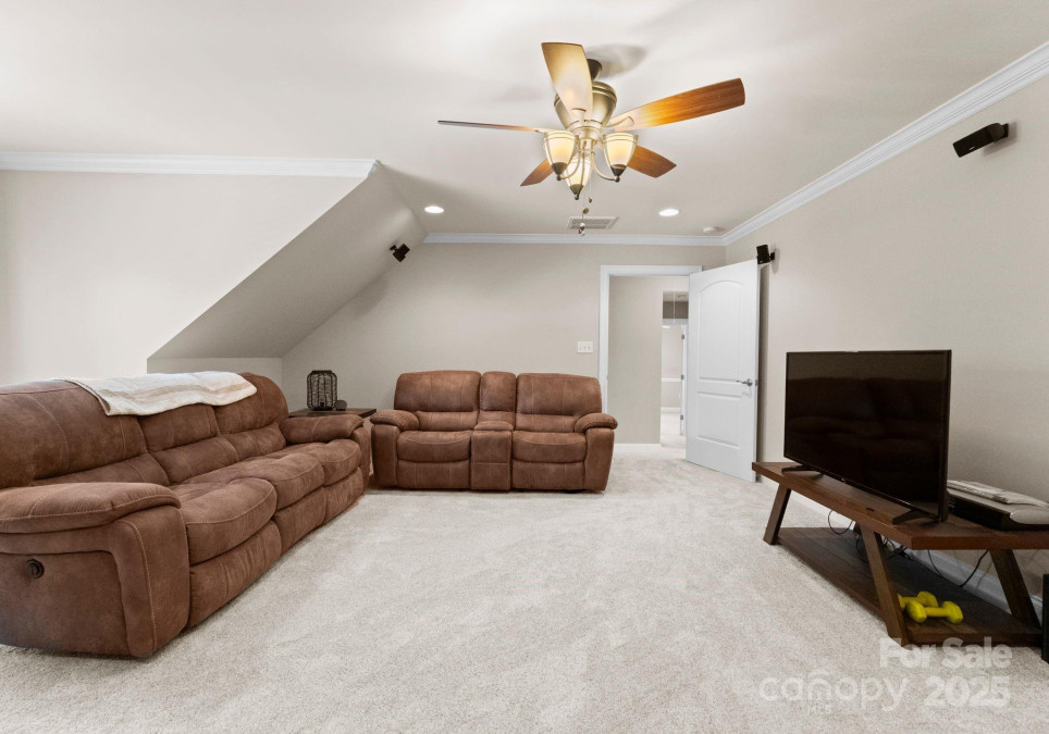 105 Walnut Hill Ct Mooresville, NC 28115