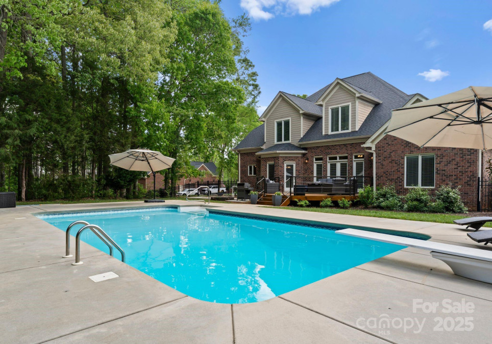 105 Walnut Hill Ct Mooresville, NC 28115
