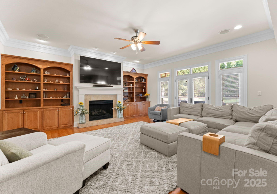 105 Walnut Hill Ct Mooresville, NC 28115