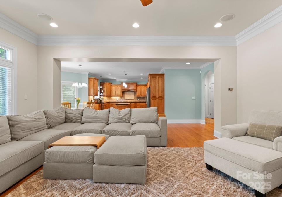 105 Walnut Hill Ct Mooresville, NC 28115