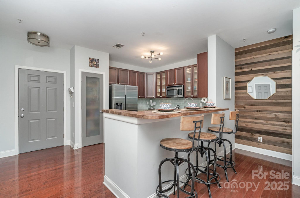 1000 Woodlawn Rd Charlotte, NC 28209