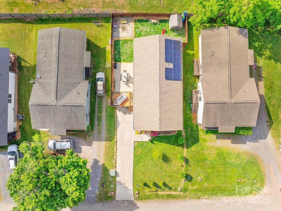 10 Half Moon Dr Swannanoa, NC 28778