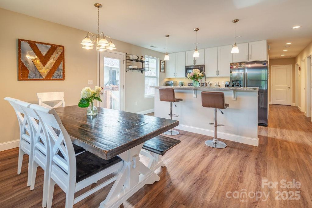 10 Half Moon Dr Swannanoa, NC 28778