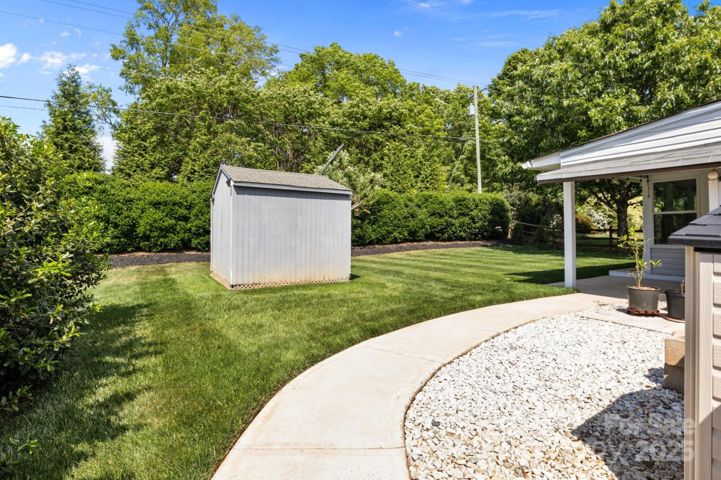 150 Pleasant Grove Ln Mooresville, NC 28115