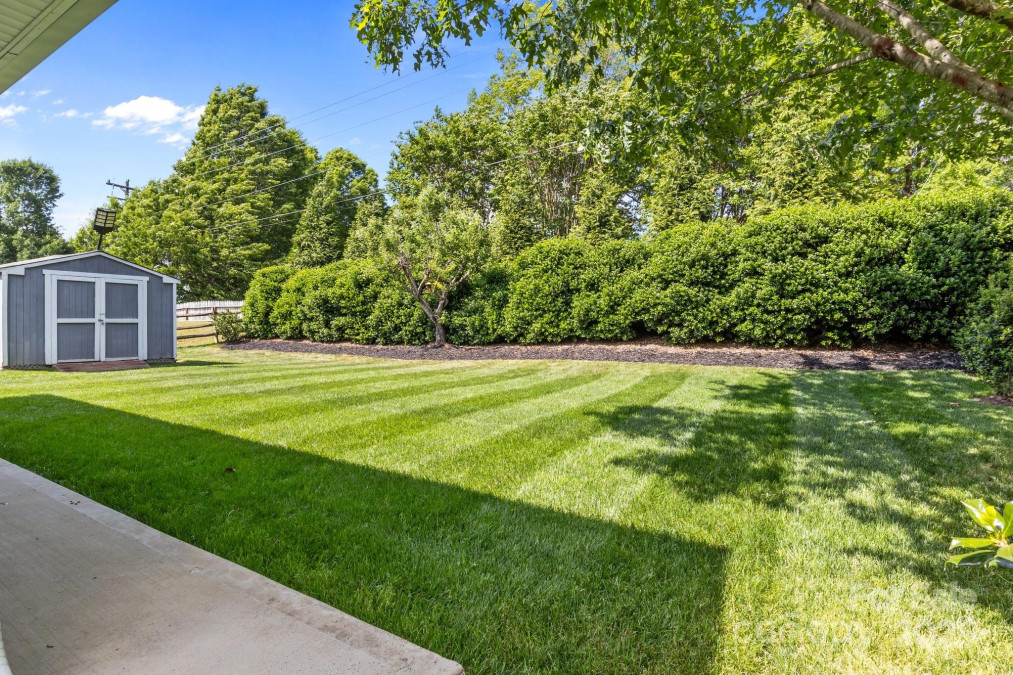150 Pleasant Grove Ln Mooresville, NC 28115