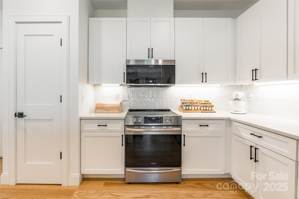 130 Rail Crossing Ln Charlotte, NC 28209