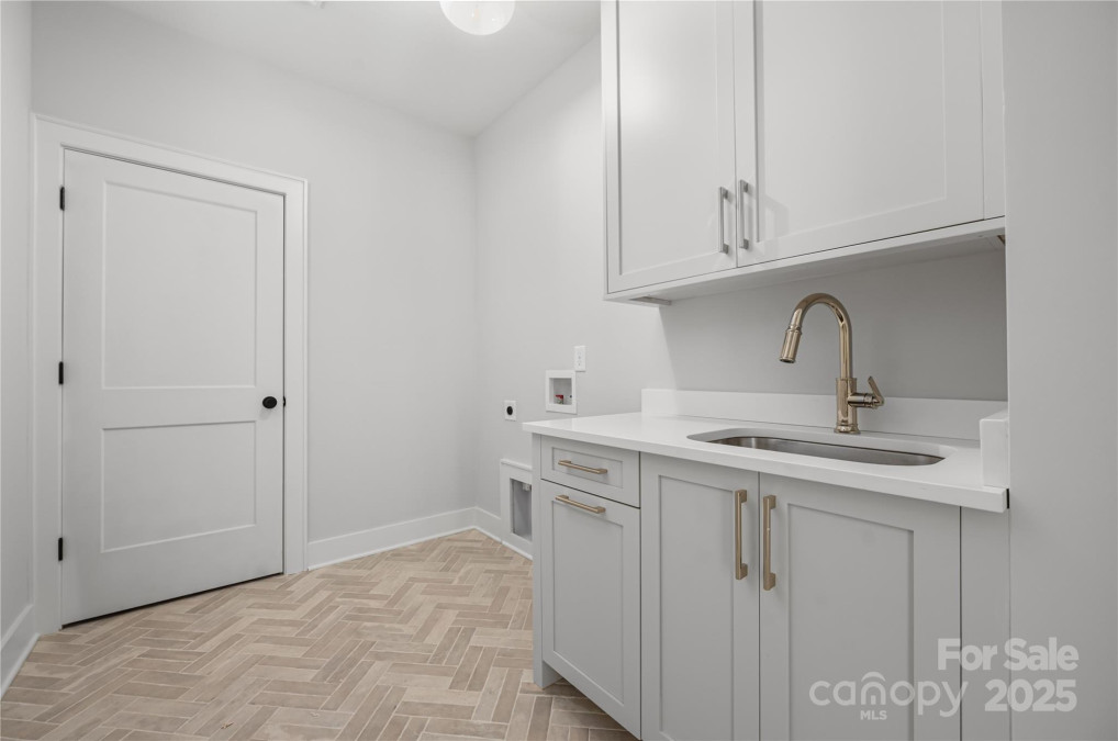1817 Union St Charlotte, NC 28205