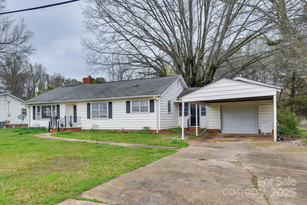 6323 Wilora Lake Rd Charlotte, NC 28212