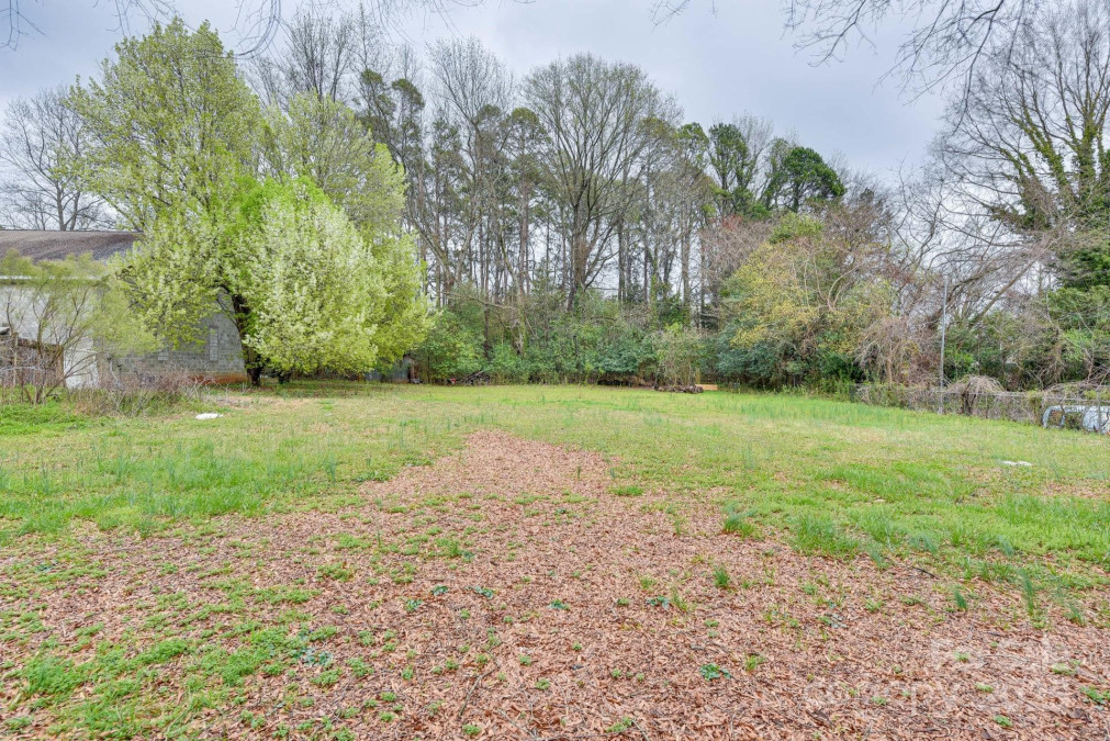 6323 Wilora Lake Rd Charlotte, NC 28212