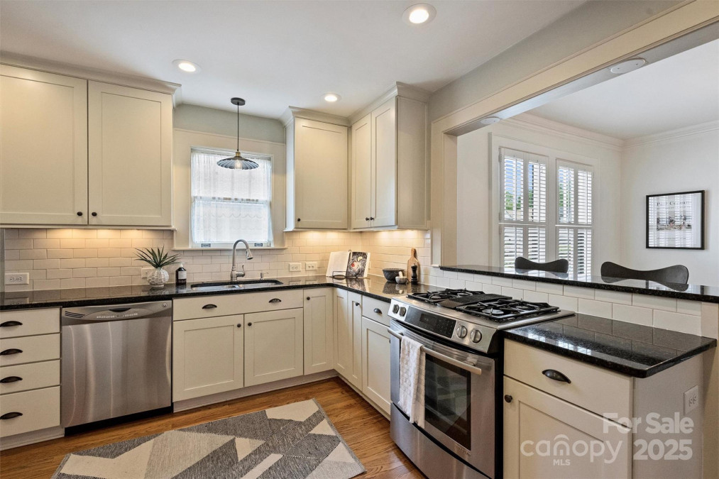 2015 Club Rd Charlotte, NC 28205