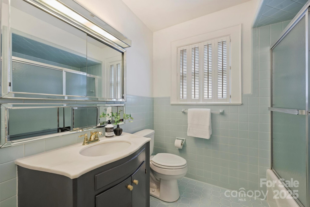 2015 Club Rd Charlotte, NC 28205