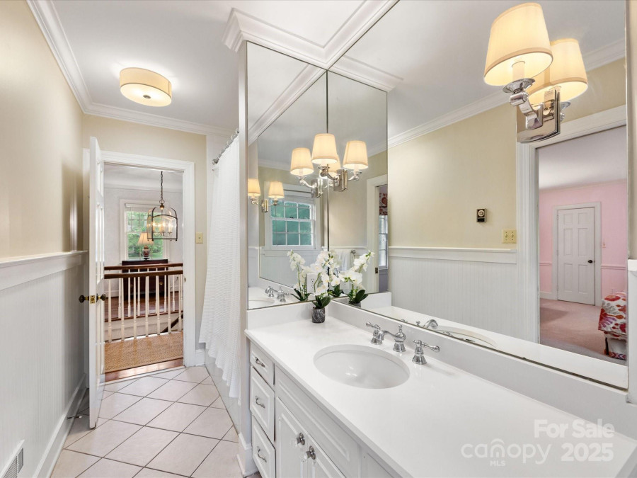 2501 Richardson Dr Charlotte, NC 28211