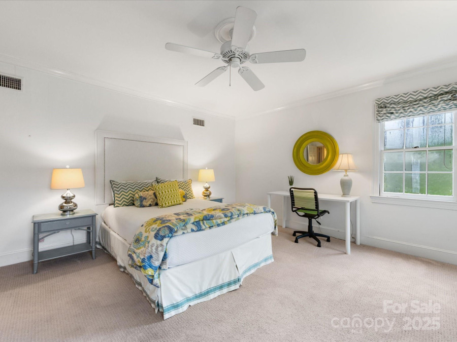 2501 Richardson Dr Charlotte, NC 28211