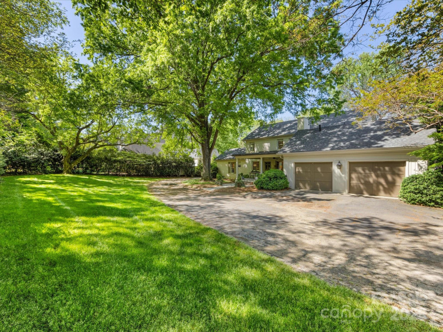 2501 Richardson Dr Charlotte, NC 28211